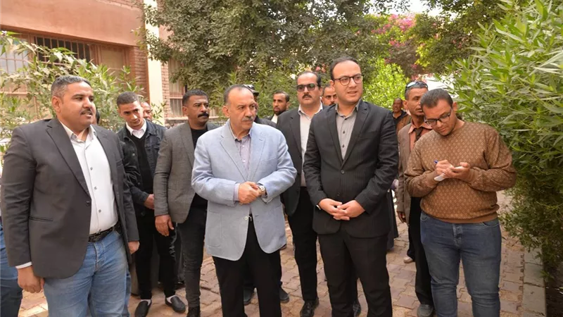 محافظ أسيوط يتفقد مدرسة العبور الإبتدائية المشتركة بقرية الشامية