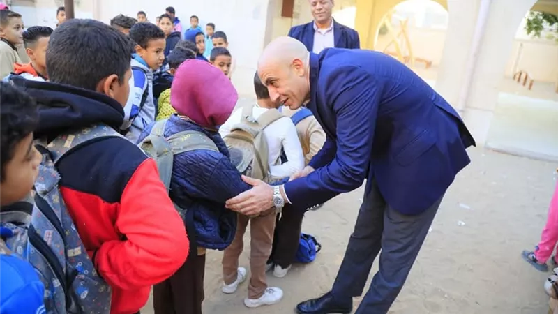 جولة مفاجئة لوزير التربية والتعليم بالمنيا