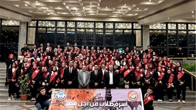 طلاب من أجل مصر بجامعة قناة السويس يشاركون بندوة الفنان حسين فهمي