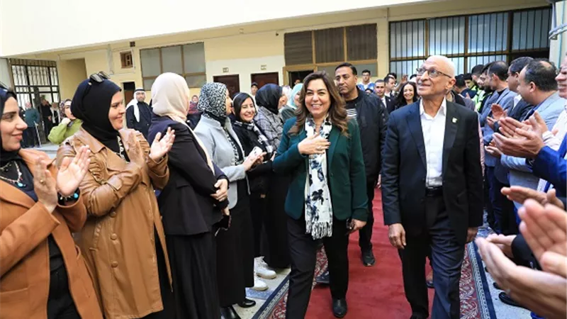 ممر شرفي بشمال سيناء لتهنئة وزيرة التنمية المحلية بفوزها بجائزة التميز