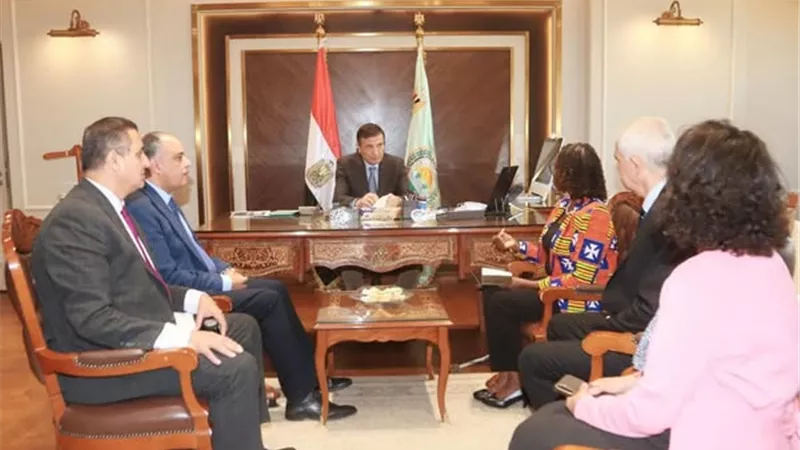 وزير الزراعة يبحث مع 
