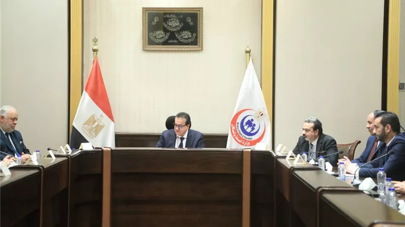 وزير الصحة يشهد بروتوكول تعاون لتقديم الخدمات الطبية لأعضاء 4 نقابات مهنية