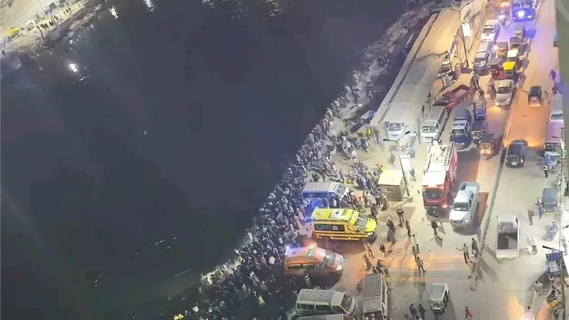 انتشال جثث 4 ركاب في حادث سقوط ميكروباص بترعة الإبراهيمية بأسيوط