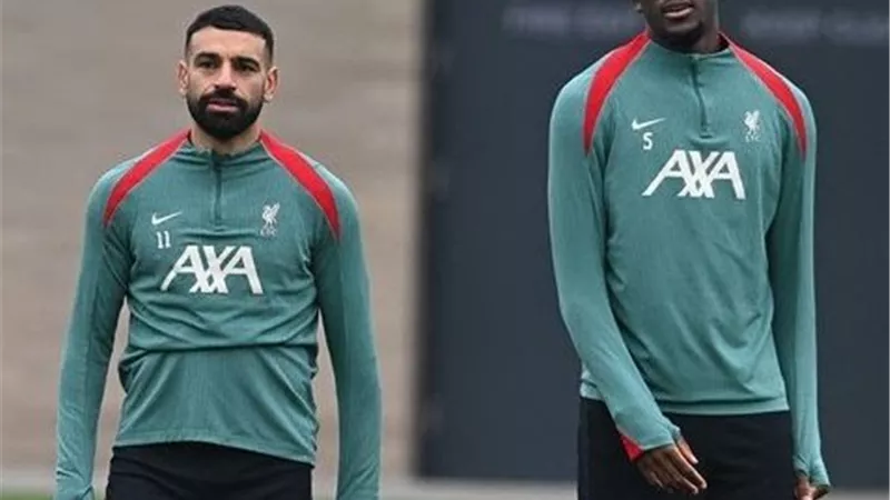 لاعب ليفربول يكشف عن تعرض محمد صلاح لموقف عنصري