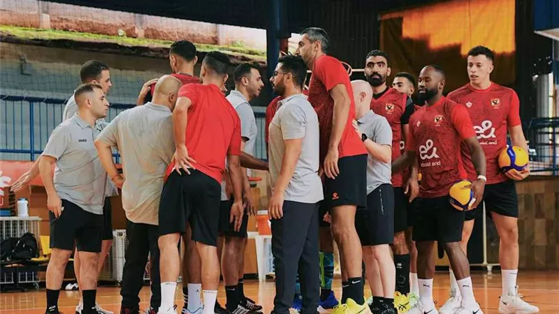 محاضرة فنية لرجال طائرة الأهلي استعدادا للمونديال