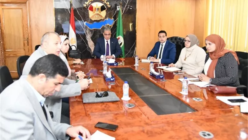 محافظ الفيوم.. يتابع الإجراءات النهائية لمشروع المجمع الصناعي للزيتون