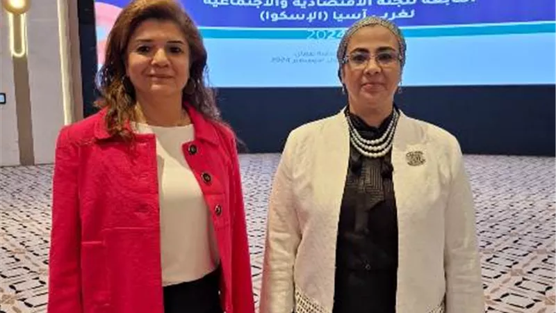 المستشارة أمل عمار ومديرة 