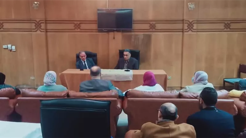 في اجتماعه الأسبوعي..مستشفى الدعاة يناقش تطوير الأداء والخدمات