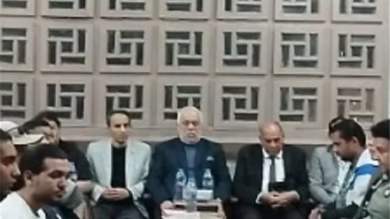 بالصور.. اشرف زكى ومنير مكرم اول الحاضرين فى عزاء زوج بدرية طلبة