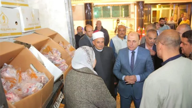 توزيع 2 طن لحوم صكوك أضاحي للأسر الأولى بالرعاية بمراكز محافظة
