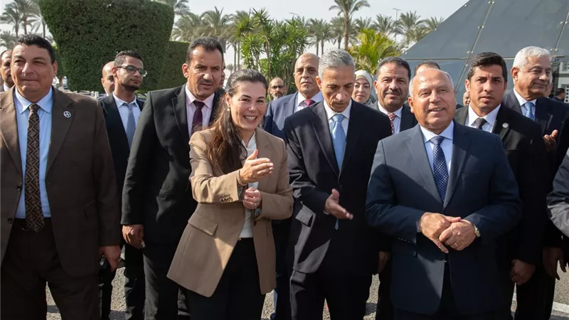 وزير الصناعة يزور مصنع النساجون الشرقيون لتسليط الضوء على ريادة مصر العالمية في صناعة النسيج