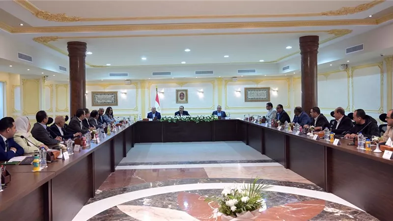 رئيس مجلس الوزراء يلتقي نواب مجلسي النواب والشيوخ ببورسعيد