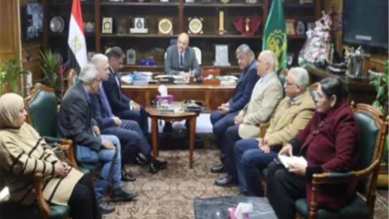 محافظ القليوبية يتابع أعمال إنشاء المبنى الملحق بمستشفى بنها التعليمي