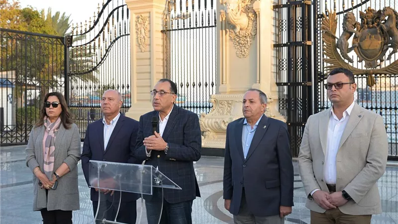 مدبولي يؤكد توجيهات الرئيس بضرورة استمرار عمليات البناء والتنمية