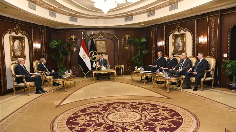 وزير الداخلية يستقبل كومان الإعداد لإجتماع مجلس وزراء الداخلية العرب
