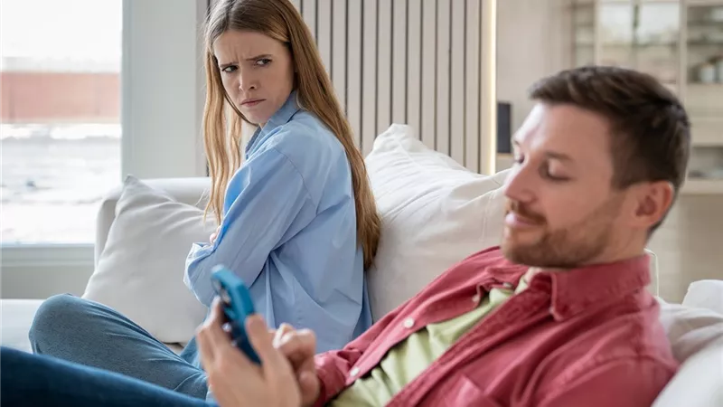 5 أضرار تصيبك عند الارتباط بشخص نرجسي