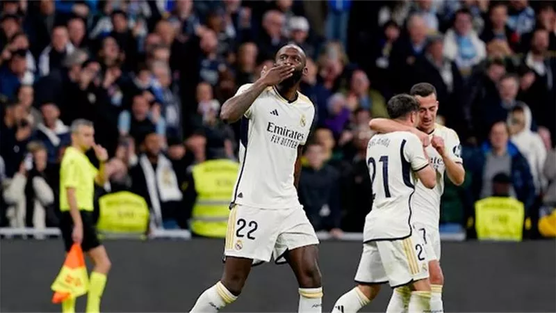 ريال مدريد يستعيد توازنه بفوز مثير على أتالانتا بدورى الأبطال