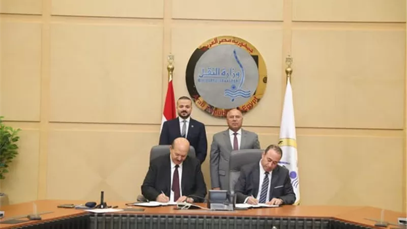 الوزير: توقيع عقد إتفاق مؤسسون لانشاء أول مشروع لتخريد السفن