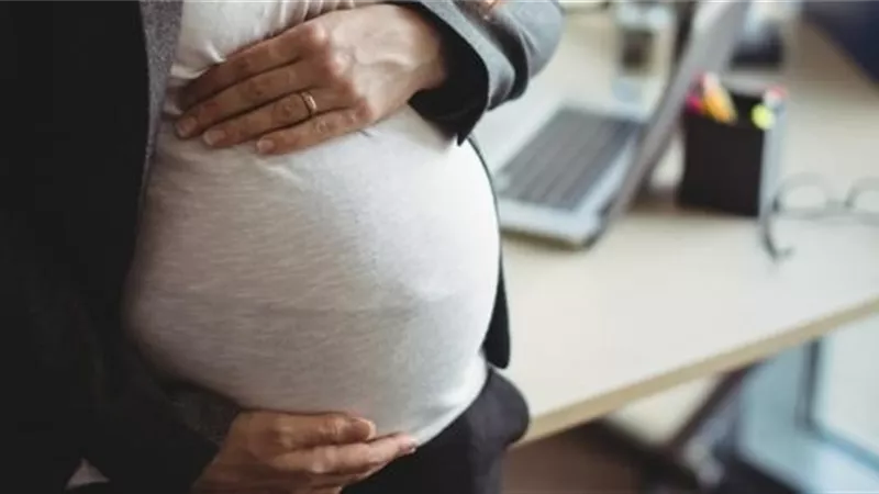 كيف يمكن الوقاية من هشاشة العظام أثناء الحمل؟ اعرفى الخطوات