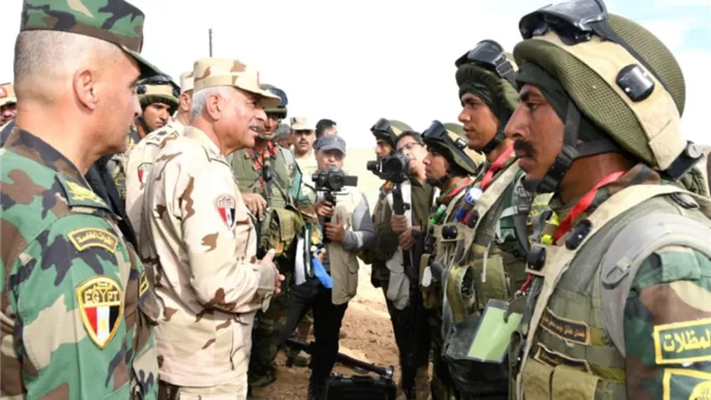 وزير الدفاع يشهد المشروع التكتيكى بجنود ( قاهر- 3) للوحدات المتمركزة شرق القناة