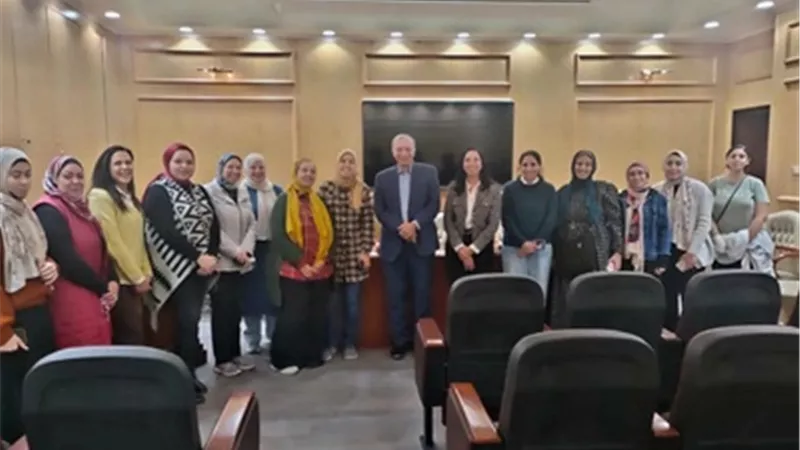 ندوة توعوية بصيدلة عين شمس عن مخاطر المخدرات وفوائدها الطبية