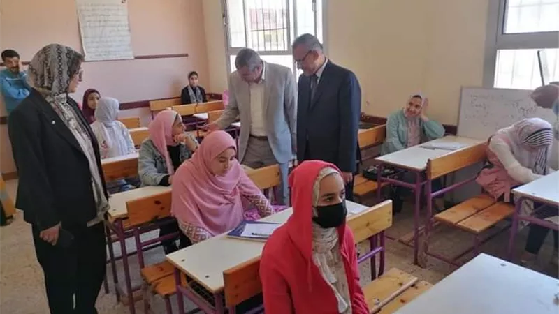 وكيل تعليم الشرقية يكرم الطلاب المتفوقين بالمواد الدراسية