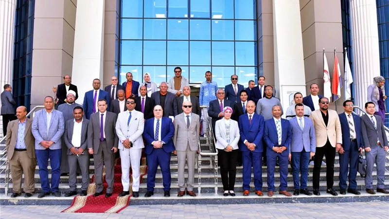محافظ الأقصر يشهد احتفالية الرقابة الإدارية والجامعة