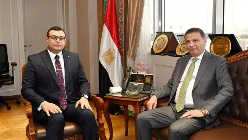 وزيرا الإسكان والزراعة يبحثان عدداً من الموضوعات المشتركة