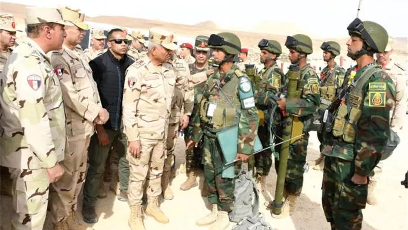 الفريق أول عبدالمجيد صقر: رجال القوات المسلحة يعملون على قلب رجل واحد للذود عن تراب مصر المقدس