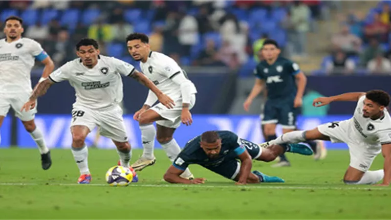 شاهد .. باتشوكا يتلاعب ببوتافوجو ويضيف الثالث
