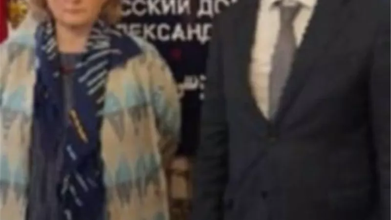 معرض فنى روسي بمسرح سيد درويش