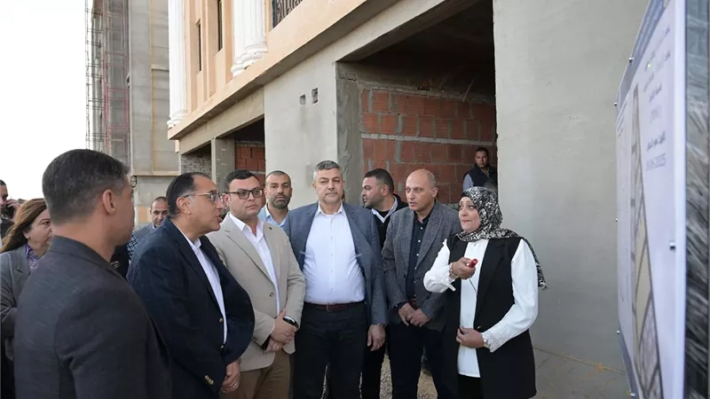 رئيس الوزراء يتفقد مشروعات للإسكان الاستثماري بمدينة بورفؤاد