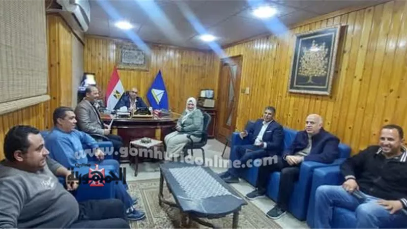 وكيل صحة دمياط يناقش تطوير منظومة التخلص الآمن من النفايات الخطرة