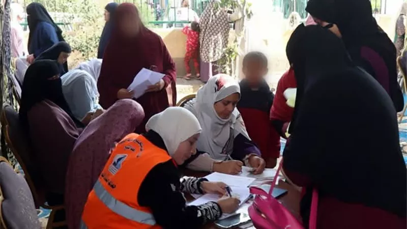 المنطقة الشمالية العسكرية وصندوق تحيا مصر تنظم عدداً من القوافل الطبية بكفر الشيخ