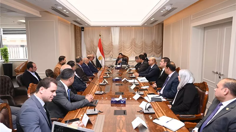 وزير الرياضة يلتقي مجلس إدارة اتحاد الهوكي بتشكيله الجديد