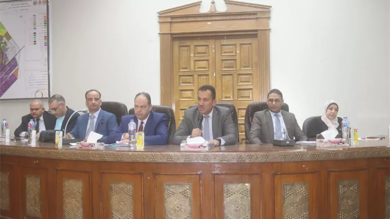 الإسكان: بيع محال تجارية ووحدات إدارية بمدينة أكتوبر الجديدة