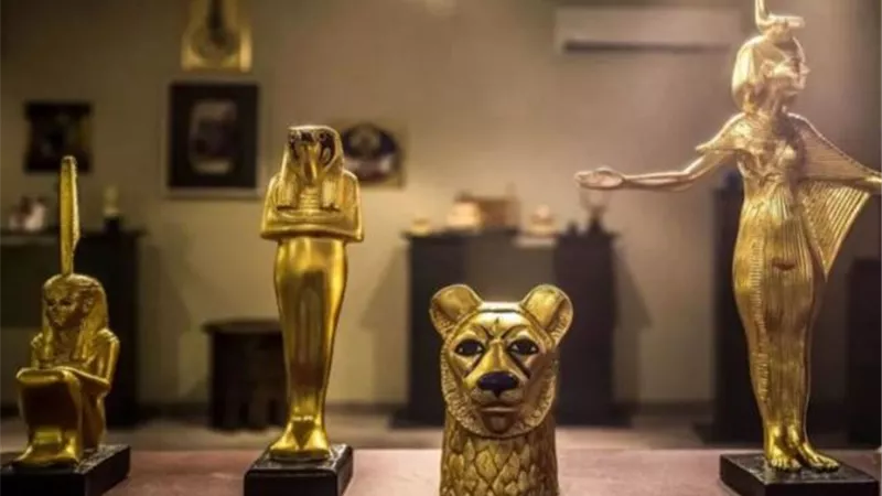 استرداد مجموعة من القطع الأثرية إلى مصر من جامعة كورك بأيرلندا
