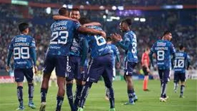 موقع فيفا يعلن غياب نجم باتشيكو المكسيكي عن مباراة الأهلي
