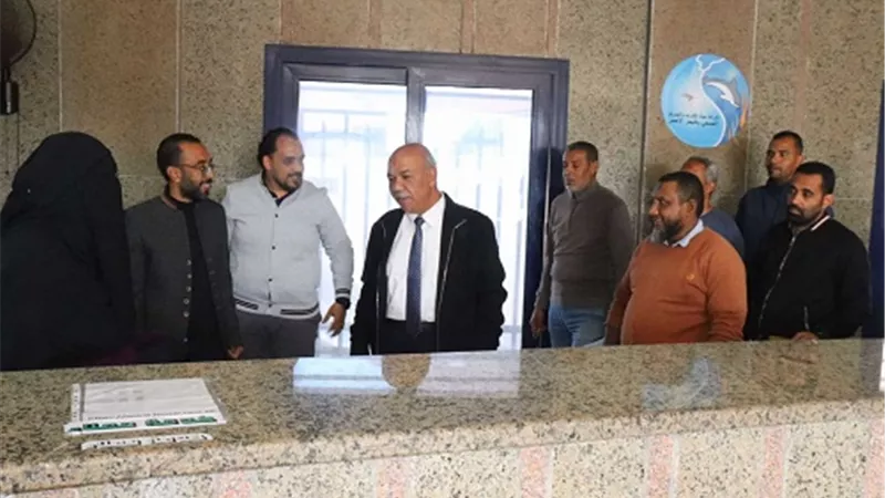 رئيس مياه البحر الأحمر يتفقد مواقع الشركة بمدينة القصير