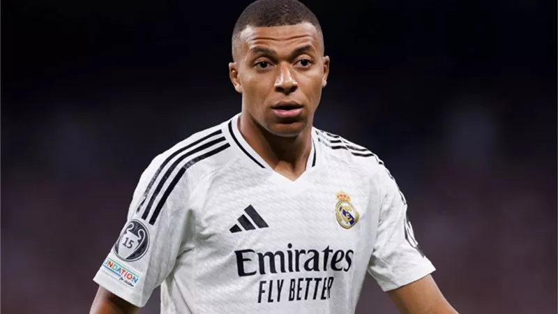 ريال مدريد يُعلن التشخيص النهائي لإصابة مبابي.. ومدة غيابه