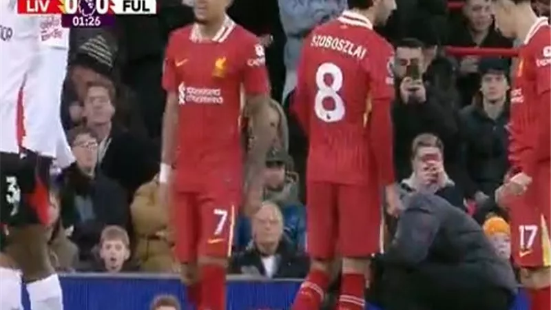 انطلاق مباراة ليفربول وفولهام في الدوري الإنجليزي