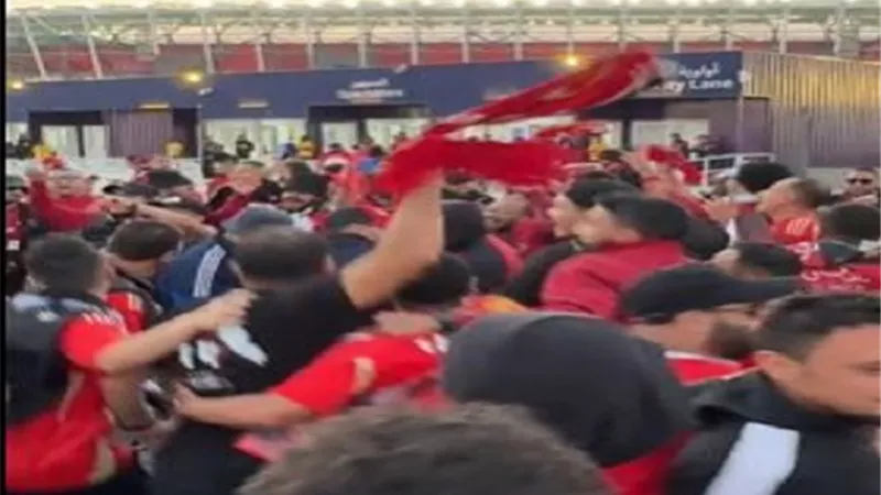 جماهير الأهلي تشعل الأجواء مبكرا في محيط استاد 974 بالدوحة..شاهد