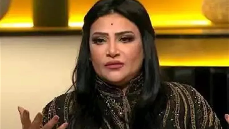 بدرية طلبة توجه رسالة غامضة