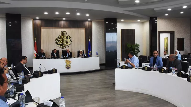 محافظ أسوان يؤكد على أهمية الحفاظ على مواقع التراث العالمى