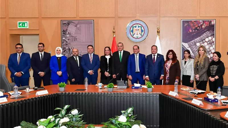 وزير المالية: أعدنا نظام الفحص بالعينة للجميع