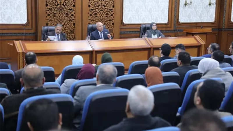 الوزير: استكمال المرافق بالمناطق الصناعية تنفيذا لتوجيهات الرئيس