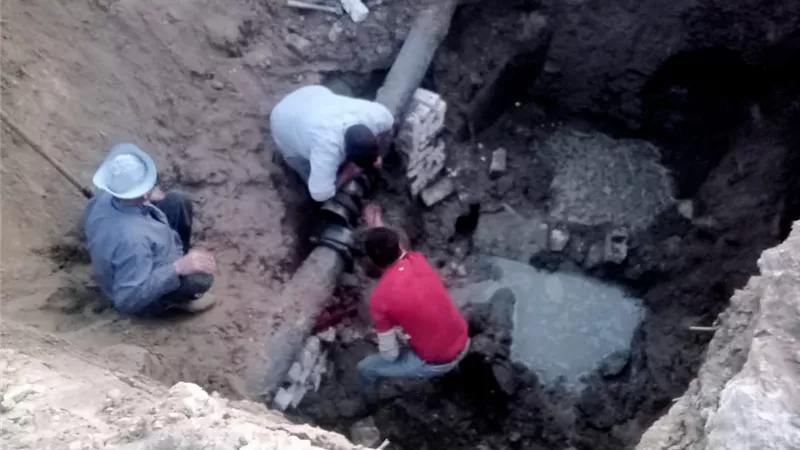 إصلاح خط قرية الأبطال الرئيسي بسبب انهيار جسر المصرف الزراعي
