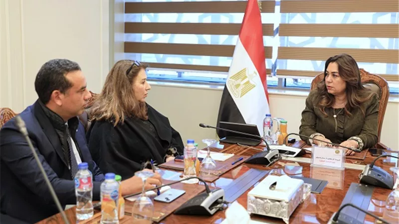 عوض: تعاون التنمية المحلية و 
