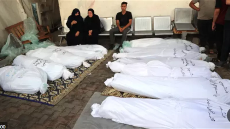 الدفاع المدني الفلسطيني: أكثر من 40 شهيدًا في مجزرة للاحتلال داخل مدرسة خليل عويضة بغزة