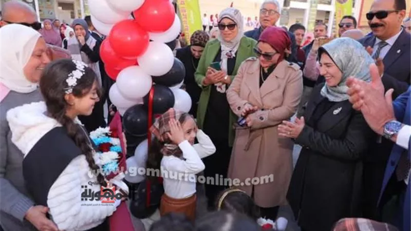 نائب محافظ دمياط تفتتح معرض 